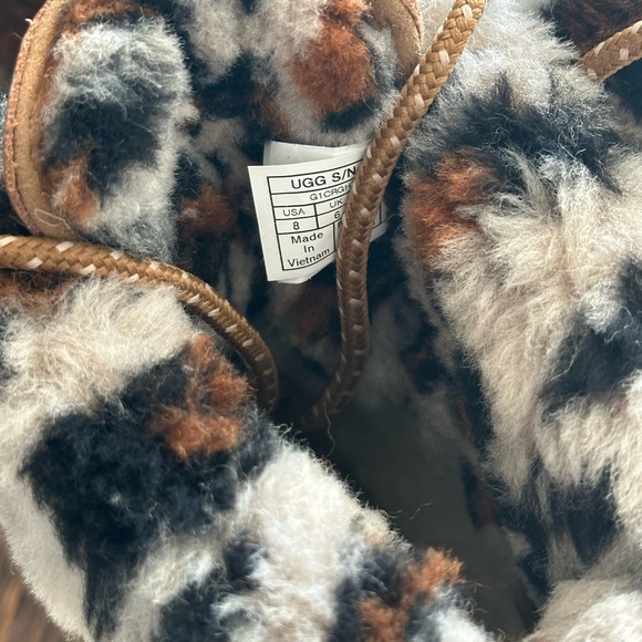 Rare 🔥 and Excellent Condition UGG Adirondack Leopard Cuff Boots - Picture 7 of 11